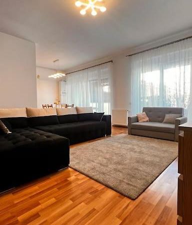 Otopeni Airport Apartment With Private Garden מראה חיצוני תמונה