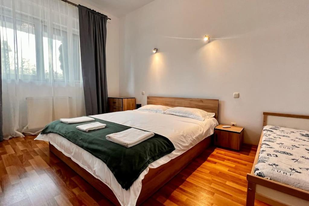 Otopeni Airport Apartment With Private Garden מראה חיצוני תמונה
