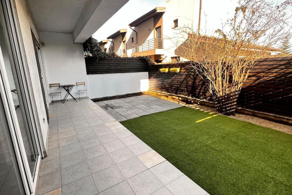 Otopeni Airport Apartment With Private Garden מראה חיצוני תמונה