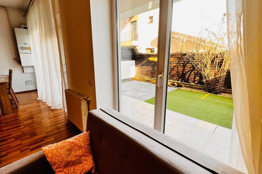 Otopeni Airport Apartment With Private Garden מראה חיצוני תמונה