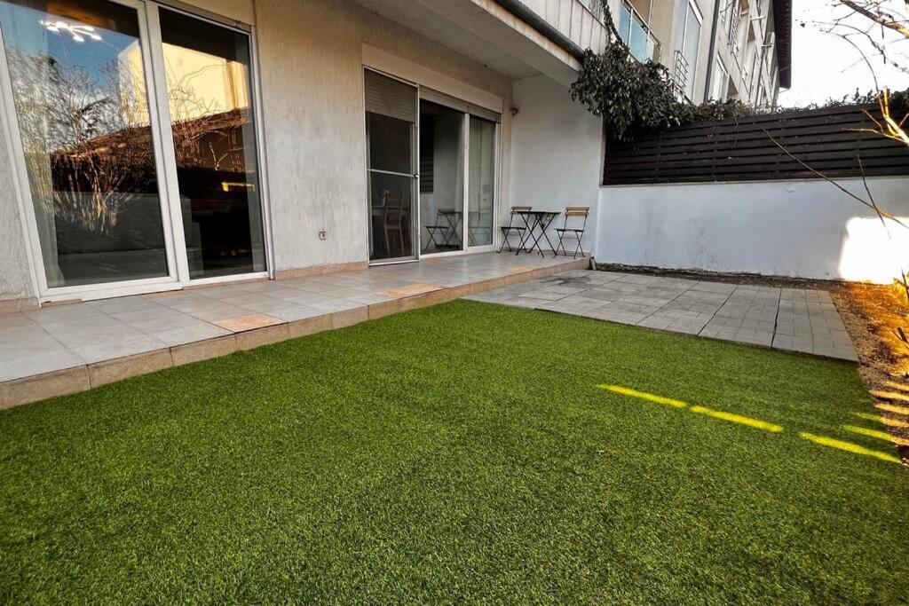 Otopeni Airport Apartment With Private Garden מראה חיצוני תמונה